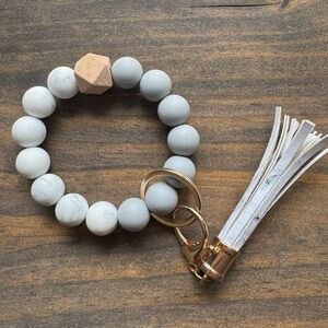 Beaded Keychain Bracelet with Tassel - White & Wood